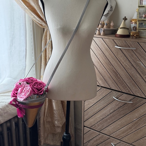 Betsey Johnson Bouquet Bag - Picture 2 of 13